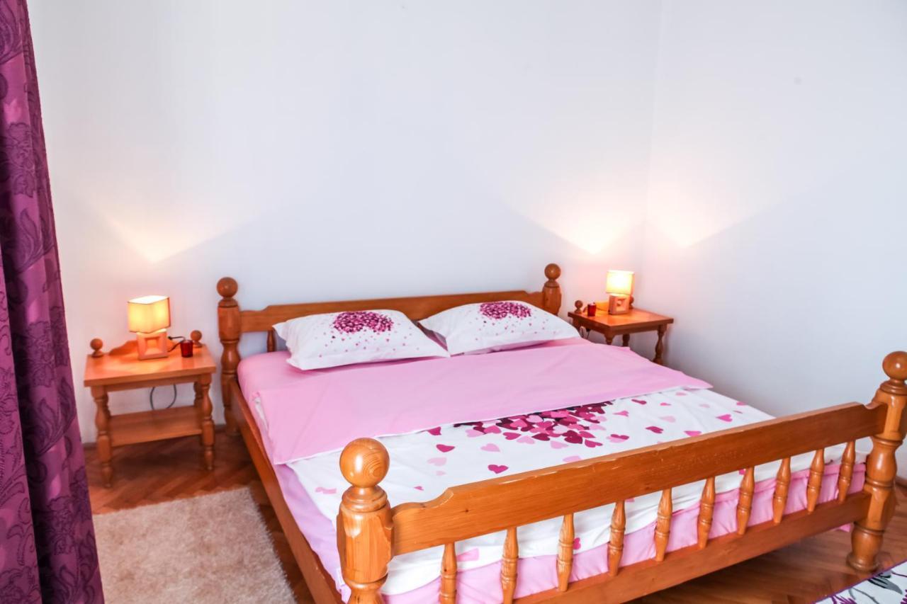 Apartment Dejan Цетине Екстериор снимка