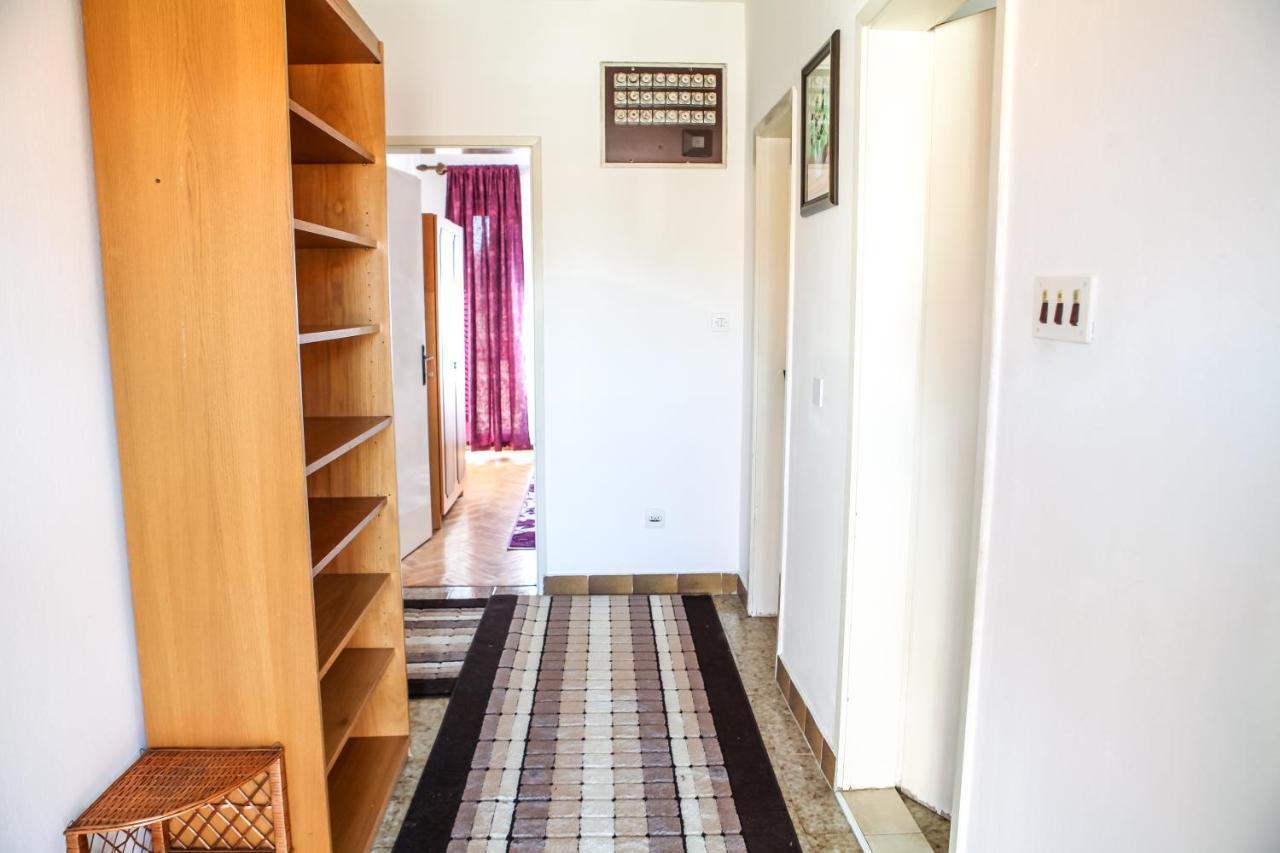 Apartment Dejan Цетине Екстериор снимка