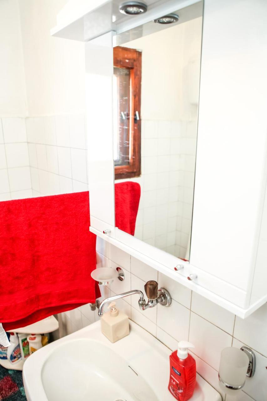 Apartment Dejan Цетине Екстериор снимка